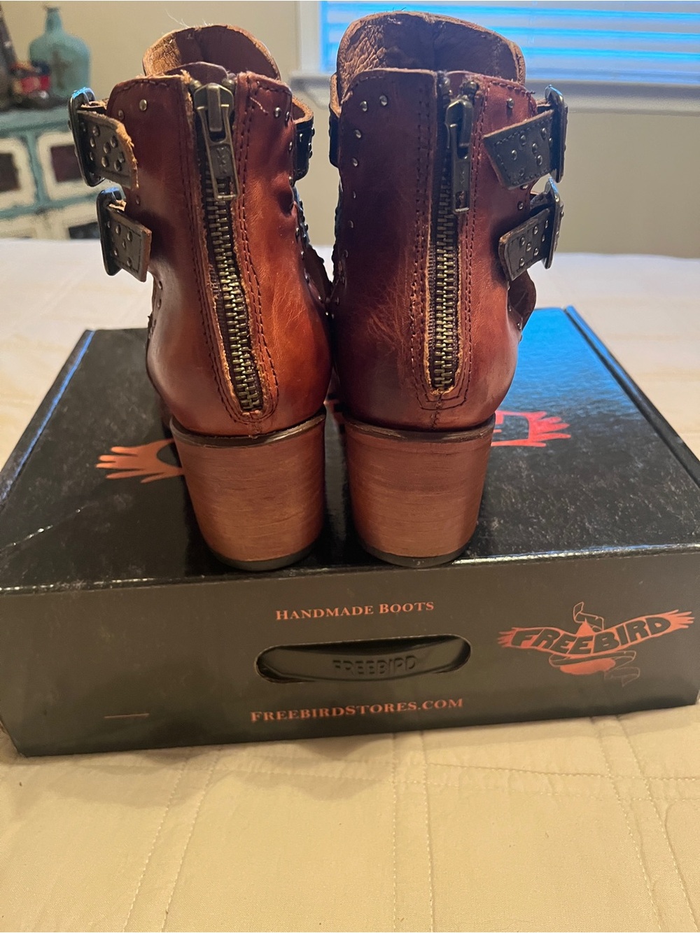 Freebird Saphire Cognac shoes
New in box. Size 8 - Picture 6 of 7